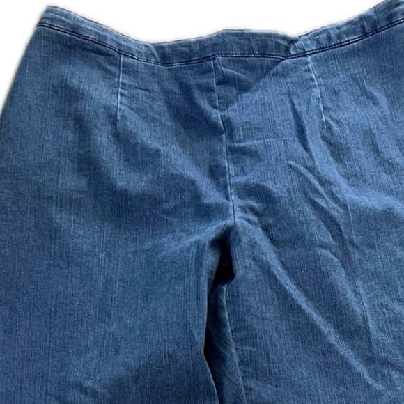 ⭐️NWT Alfred Dunner Woman Classics Stretch Denim Proportioned Med Wash Jeans 18W - Picture 2 of 10